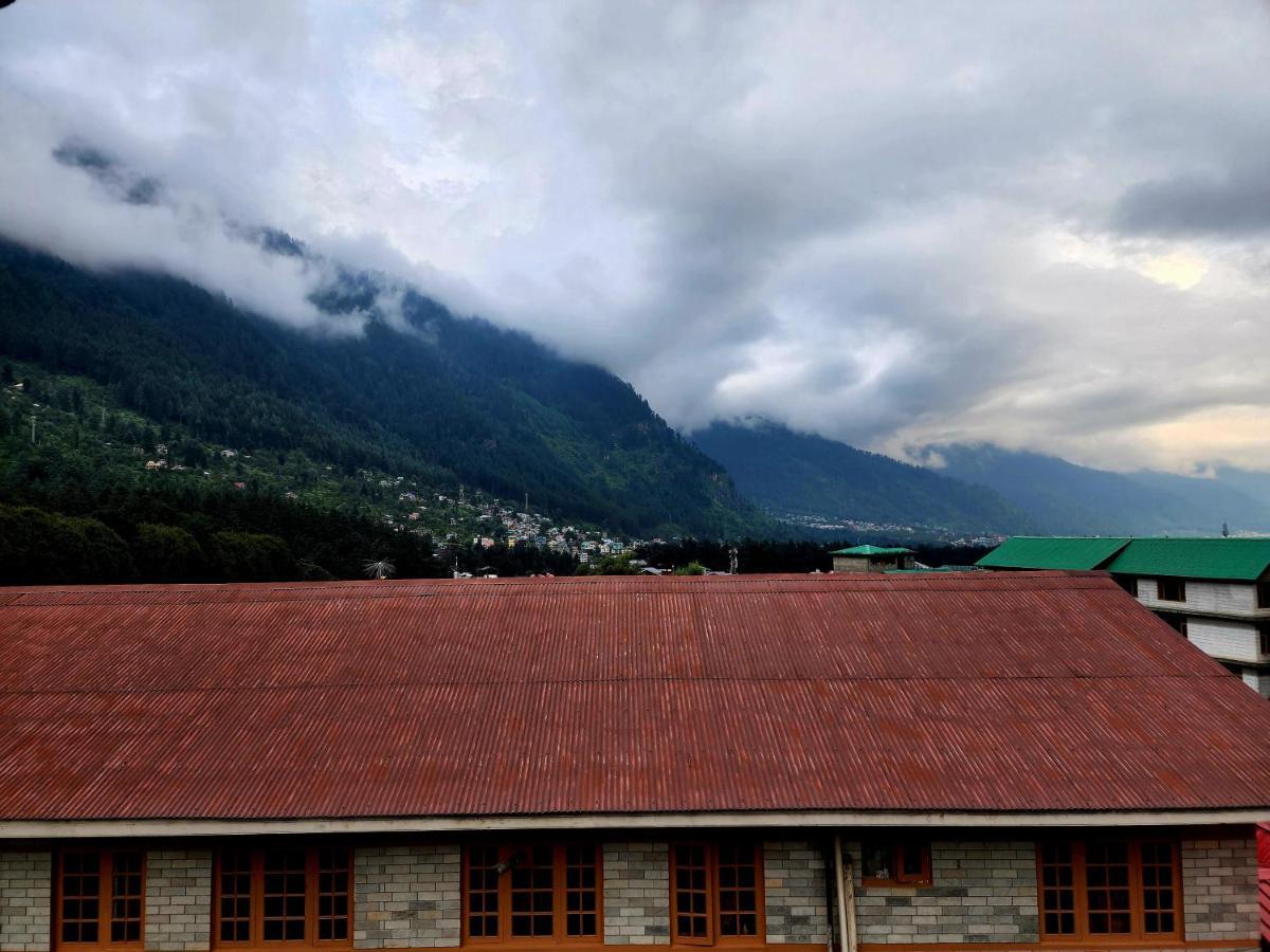 Hotel Solitaire - With Best View Of Mountains Manali  Exterior photo