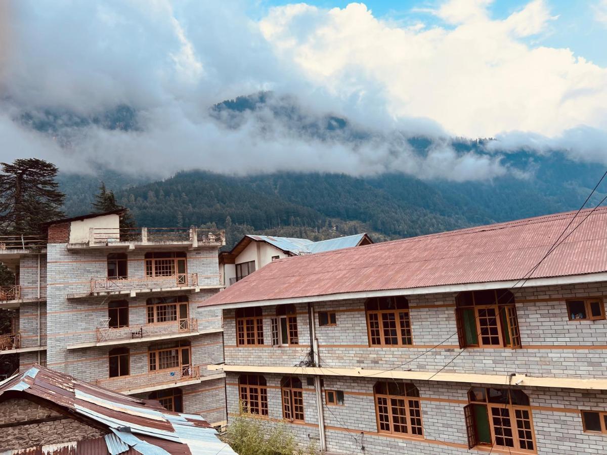 Hotel Solitaire - With Best View Of Mountains Manali  Exterior photo